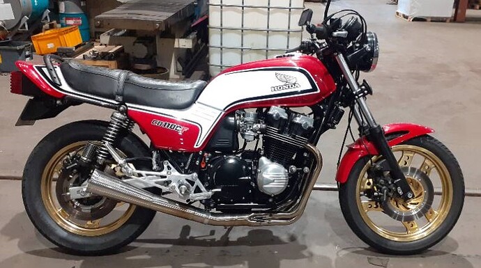 CB1100F_DEZ20